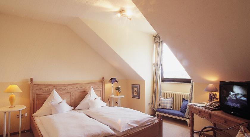 Hotel Hubertushof Lichtenau  Zimmer foto